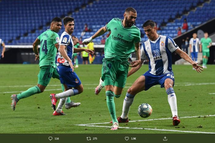 Karim Benzema mencetak assist brilian yang menghasilkan gol kemenangan Real Madrid atas Espanyol pada lanjutan Liga Spanyol di RCDE Stadium, 28 Juni 2020.