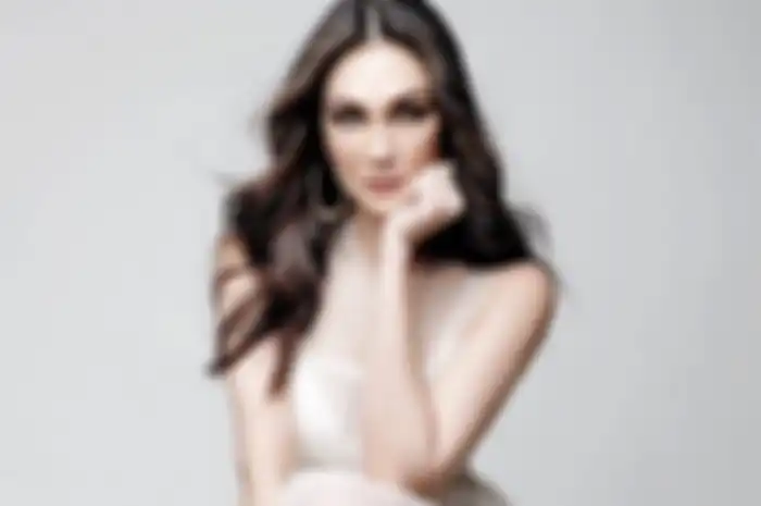 Lihat Wajah Cantik Alami Luna Maya dengan Makeup Minimalis Saat Selfie di Hollywood Amerika Serikat