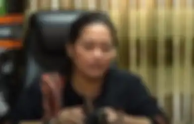 Perlihatkan Potret Petir Menyambar-nyambar, Mbak You Peringatkan Soal Bencana Ini, Sang Paranormal: Waspada...