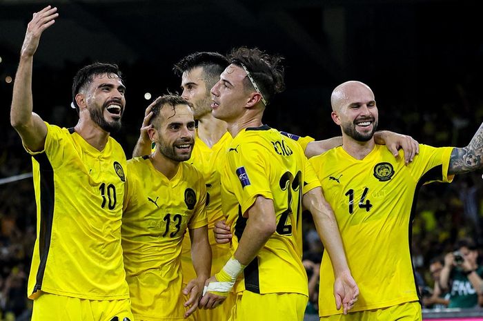 Sejumlah pemain Timnas Malaysia merayakan gol ke gawang Timnas Vietnam.
