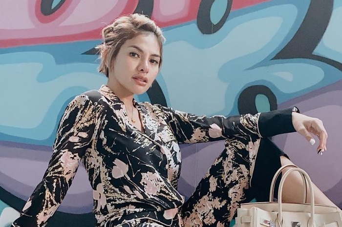 Merasa Tindakannya Tak Ada yang Salah Meski Bikin Geger Seantero Negeri, Nikita Mirzani Lontarkan Serangan Balik: Perkataan Anda Jelas Merupakan Hinaan Untuk Wanita