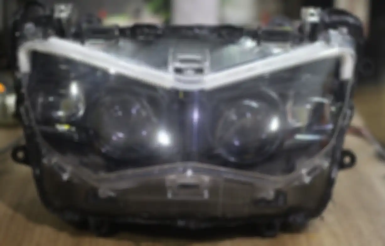 Baru kemudian lampu proyektor dipasang (Gbr.2) All New Yamaha NMAX dan kabel disesuaikan ke kabel lampu bawaan pabrik.