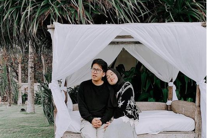 Unggahan Ririe Fairus saat berlibur bersama Ayus Sabyan