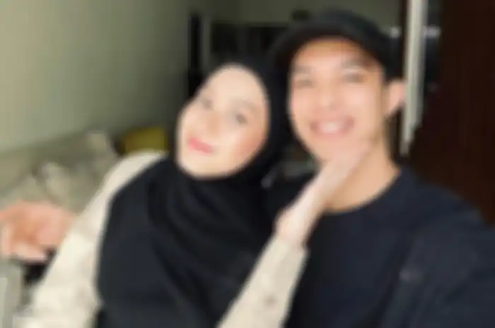 Dinda Hauw dan Rey Mbayang