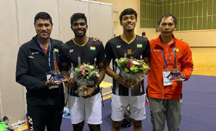 Flandy Limpele (paling kanan) bersama Satwiksairaj Rankireddy/Chirag Shetty yang berhasil menjadi runner-up France Open 2019.