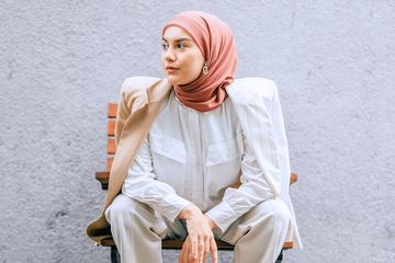 Inspirasi Gaya Hijab Selebritas untuk Akhir Pekan, Minimalis nan Manis