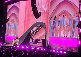 TWICE Tampilkan Title Medley Mulai dari Cheer Up Hingga What Is Love, Fans Kompak Ikut Bernyanyi