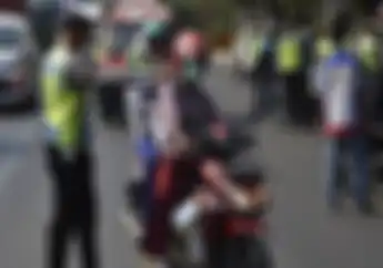 Duit Ratusan Ribu Bisa Melayang, Polisi Incar Helm Pemotor Gak Ada Kode Ini