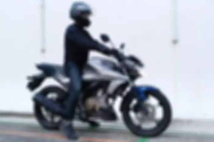 Yamaha V-Ixion, motor sport berteknologi injeksi