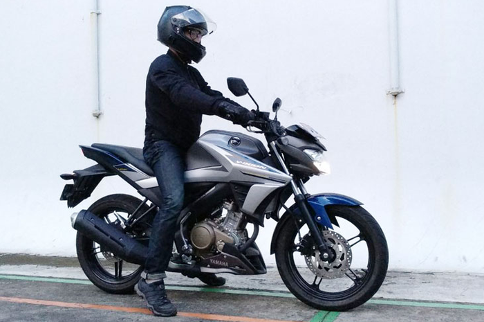 Yamaha V-Ixion, motor sport berteknologi injeksi