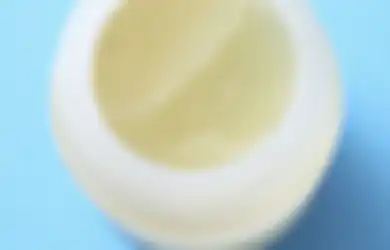 Punya Petroleum Jelly? Bisa Jadi Lip Balm dan 4 Fungsi Berikut Ini!