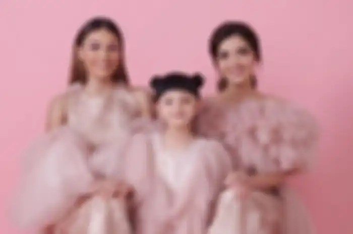 Makin Rajin Berhijab, Intip Tampilan Cantik Aurel Hermansyah, Ashanty, dan Arsy dalam Setelan Gamis Syar'i yang Jadi Sorotan