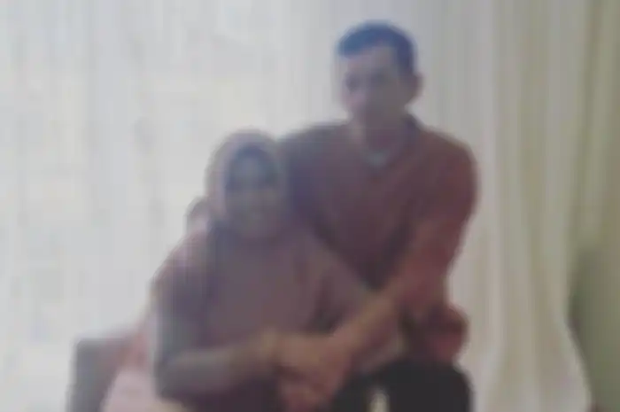 Rohimah Alli dan suaminya Zeki Bayrak Iskander.
