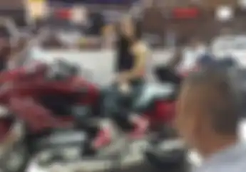 Bikin Melongo! Honda Goldwing Bisa Pakai Oli Mesin Supra X 125 Bro...