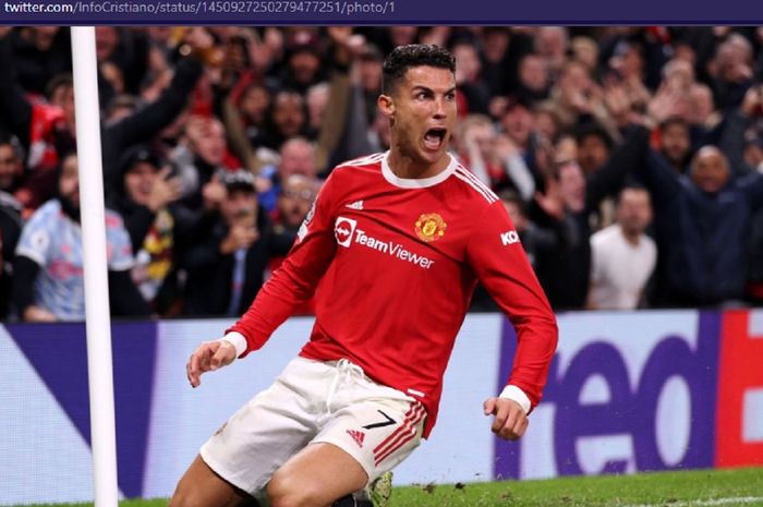 Megabintang Manchester United, Cristiano Ronaldo, merayakan gol ke gawang Atalanta di Stadion Old Trafford dalam matchday ketiga Grup F Liga Champions 2021-2022, Rabu (20/10/2021) waktu setempat atau Kamis pukul 02.00 WIB. 