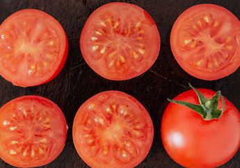 Pantas Saja Disebut Buah Merah Ajaib, Ternyata Ini 5 Manfaat Jus Tomat Bagi Kesehatan Tubuh, Nggak Sekadar Kaya Vitamin C Lho!