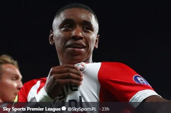 Pemain PSV Eindhoven, Steven Bergwijn, dikabarkan diincar Manchester United.