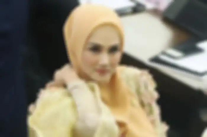Ikut Kecipratan Getah Gegara Foto Bareng Mulan Jameela, 7 Artis Ini Diserang Haters Habis-habisan Sampai Ada yang Nekat Hapus Foto di Acara TV