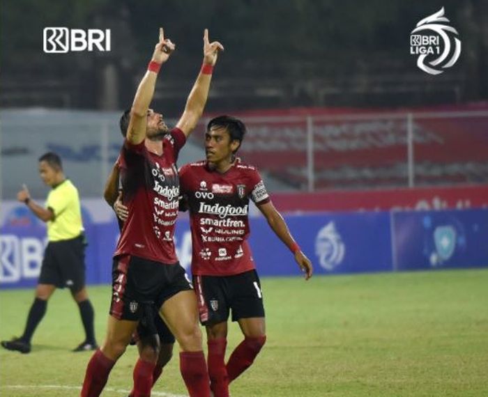 Ilija Spasojevic saat membawa menang Bali United menang 1-0 atas PSS Sleman setelah memanfaatkan blunder fatal kiper PSS Sleman, dalam laga pekan ke-25 Liga 1 2021-2022, di Stadion I Gusti Ngurah Rai, Denpasar, Bali, Rabu (16/2/2022).