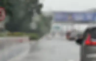 Wajib tahu, Segini Batas Aman Mobil Matik Menerjang Banjir, Simak