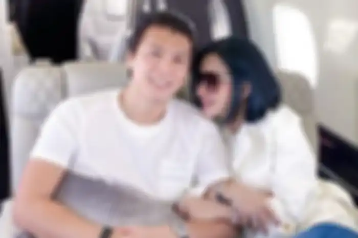 Syahrini dan Reino Barack