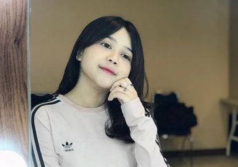 Seksi Banget Potret Brisia Jodie Pakai Celana Transparan Pamer Kaki dan Paha Mulus yang Jadi Sorotan!