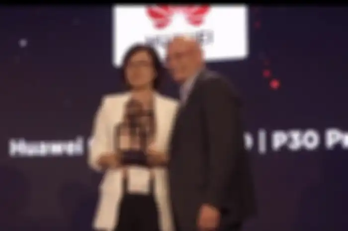 Huawei P30 dan P30 Pro berhasil meraih penghargaan Best Smartphone Awards 2019