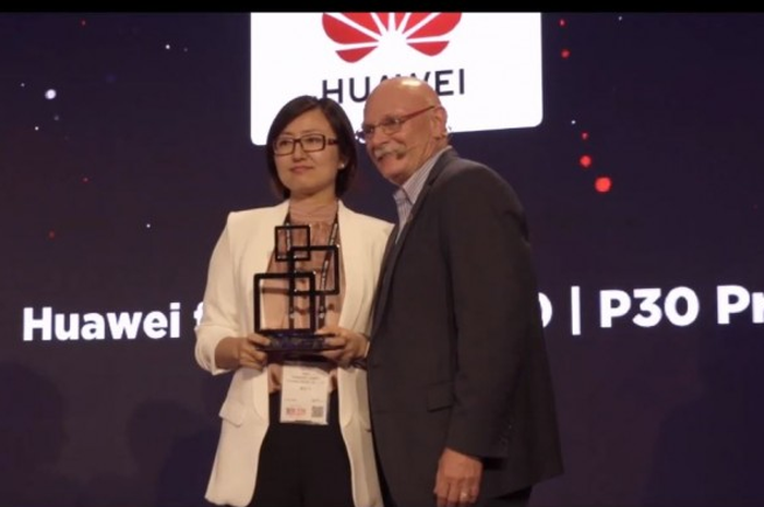 Huawei P30 dan P30 Pro berhasil meraih penghargaan Best Smartphone Awards 2019