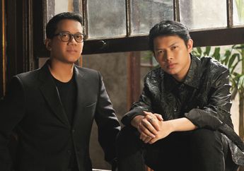 Bikin Makin Meleleh, Rony Parulian dan Andi Rianto Sajikan Visual Romantis untuk MV 'Sepenuh Hati'