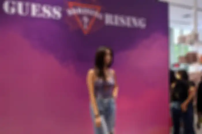 Niki Zefanya saat mempromosikan Guess x 88 Rising di Jakarta