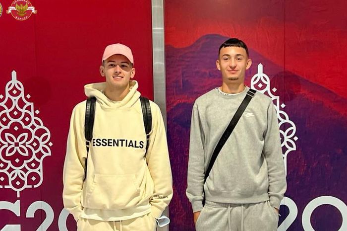 Dua calon pemain naturalisasi timnas Indonesia yakni Justin Hubner dan Ivar Jenner sudah tiba di Indonesia.