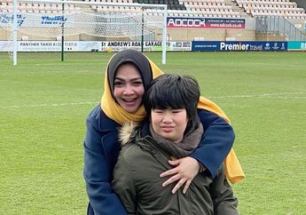 Saudara Tiri Nagita Slavina Berulang Tahun, Rieta Amilia Posting Foto Bersama sang Putra Sambung: Happy Birthday My Boy!