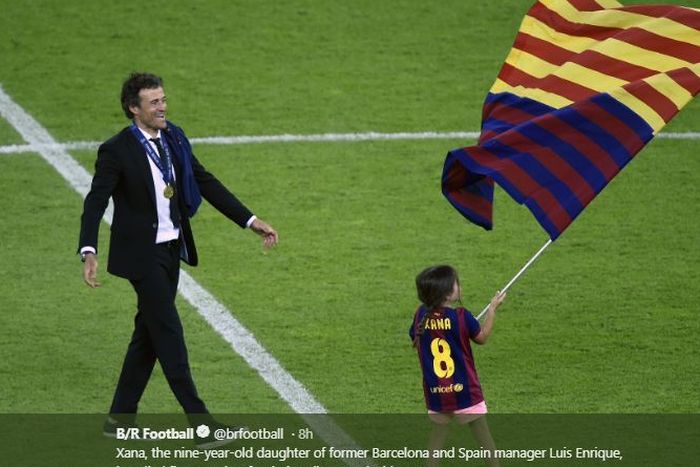 Luis Enrique dan putrinya, Xana, saat merayakan kesuksesan Barcelona.