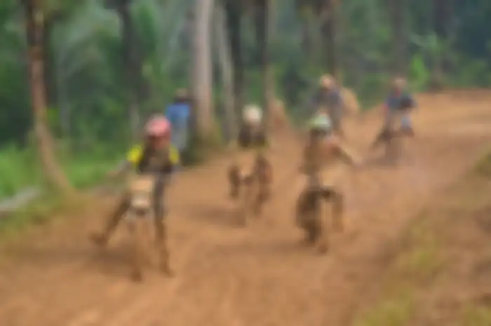 Grasstrack Ciamis seru meski trek licin