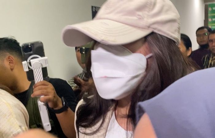 Lolly tiba  di Pengadilan Negeri (PN) Jakarta Selatan pada Rabu (2/7/2025).