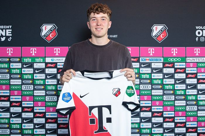 Ole Romeny saat menjalani sesi perkenalan setelah diikat oleh FC Utrecht.