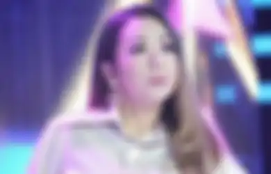 Sampai Dibilang Mirip Jennie Blackpink, Soimah Permak Total Penampilannya hingga Bikin Warganet Takjub, Tengok Paras Cantiknya yang Bikin Pangling: Lihatlah Kecantikanku yang Palsu Ini