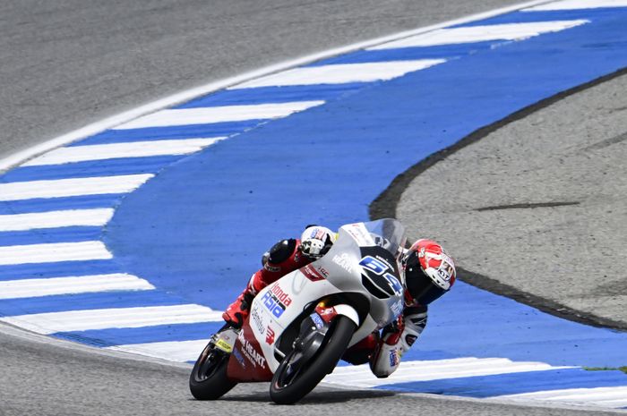 Kesulitan di Moto3 Thailand 2023, Mario Aji tetap diharapkan Bos Honda Team Asian, Hiroshi Aoyama lakukan hal besar pada seri selanjutnya.