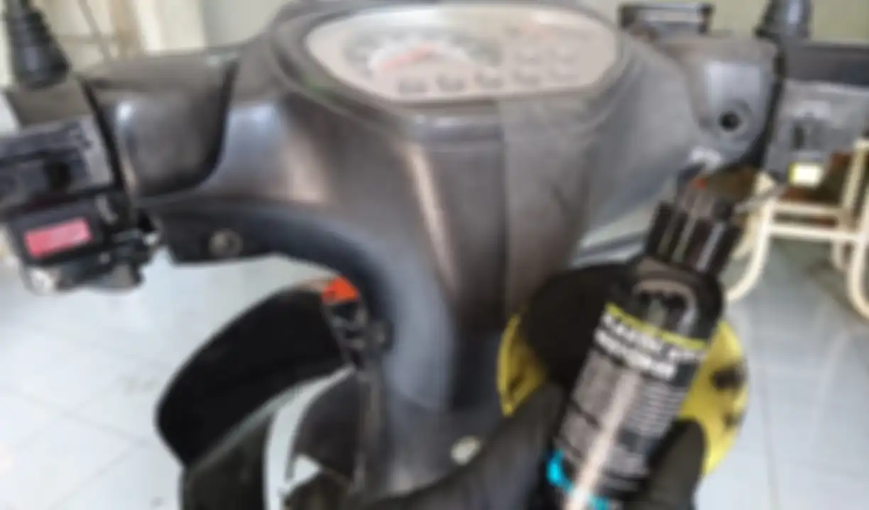 Trim restorer untuk mengembalikan warna hitam di trim plastik