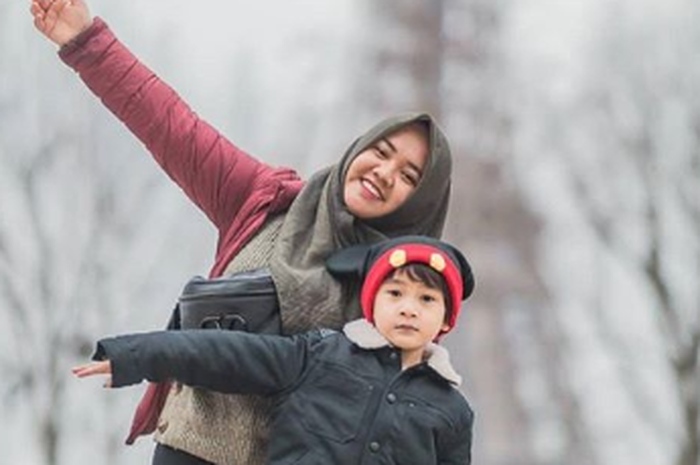 Mbak Lala, pengasuh Rafathar