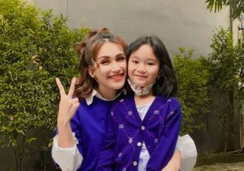 Asik Jalan-Jalan di Amerika Serikat, Putri Semata Wayang Ayu Ting Ting Kangen sampai Girang Tak Karuan saat Berhasil Dapatkan Sesuatu Khas Indonesia Ini