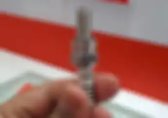 Bisa Coba Modifikasi Motor Pakai Busi Iridium Untuk Harian, Ini Untungnya