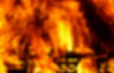 Diduga karena Ponsel Meledak, Rumah Pasangan Suami Istri di Pasuruan Ludes Dilahap si Jago Merah