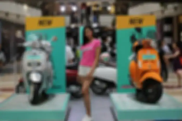 Dua produk Vespa, Sprint ABS dan Primavera ABS saat dipamerkan di Pondok Indah Mall