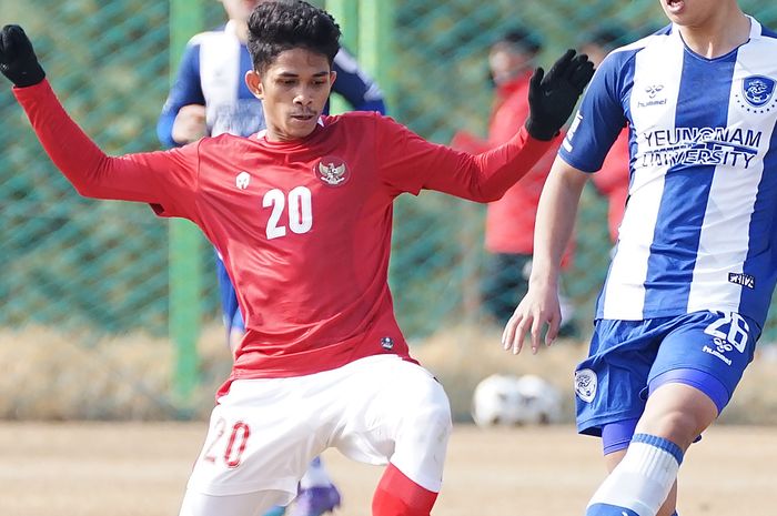 Suasana pertandingan timnas U-19 Indonesia melawan Yeungnam University, Selasa (22/3/2022).