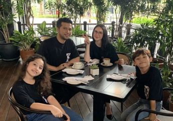 Sederhana tapi Istimewa, Inilah Kado Ulang Tahun ke-29 Arumi Bachsin Spesial dari Emil Dardak, sang Artis Auto Terharu!