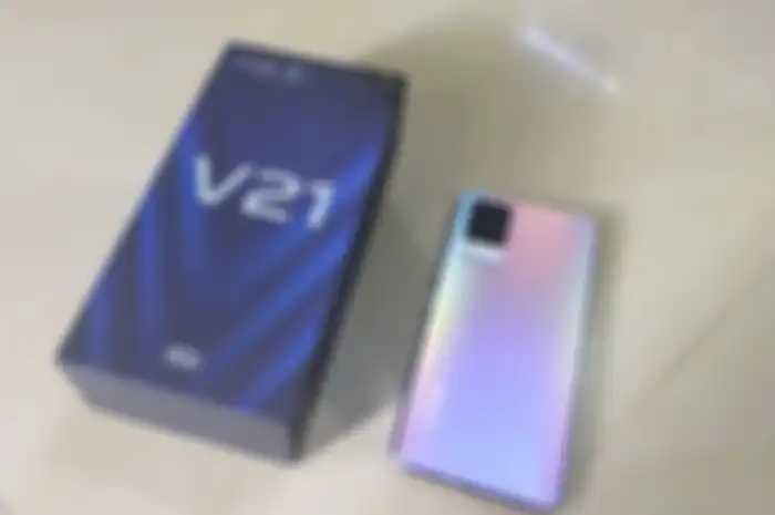 Ini isi di dalam boks vivo V21 5G, hp mid range dengan keunggulan menarik.
