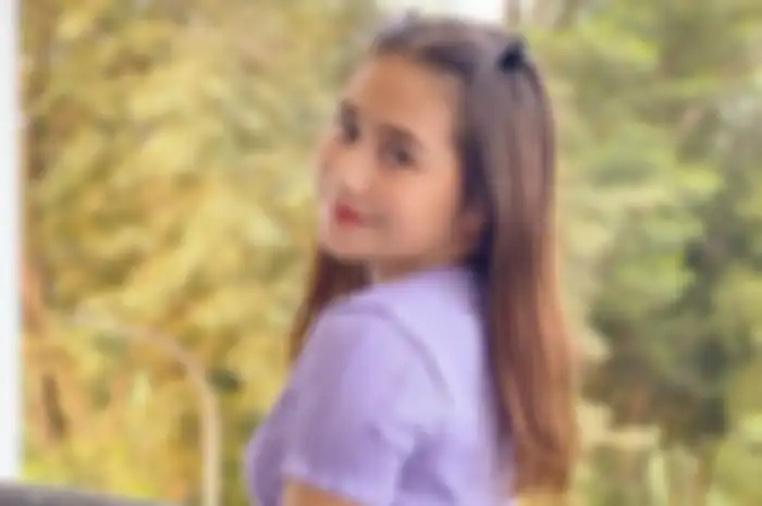 Tips rahasia fashion Prilly Latuconsina!