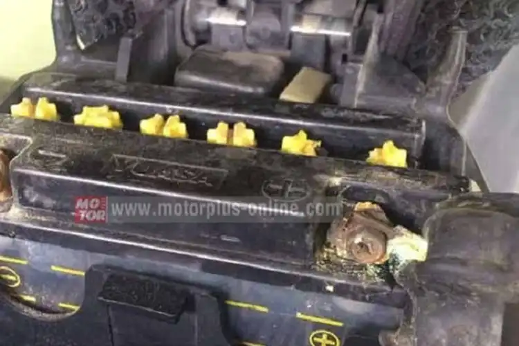 Jangan Sampai Mogok di Jalan, Seperti Ini Ciri Aki Motor yang Mulai Ngadat