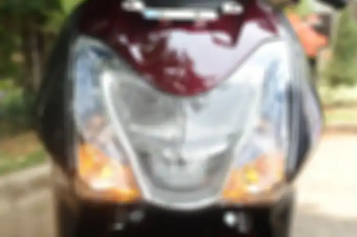 Hazard lamp di Yamaha Mio S, jari peringatan buat saat motor berhenti